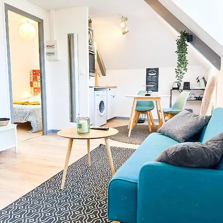 New: Le Lumineux Face A La Gare ! Apartment Guingamp Exterior photo