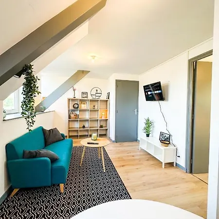 New: Le Lumineux Face A La Gare ! Apartment Guingamp Exterior photo